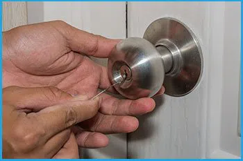 Lock Locksmith Services Las Vegas, NV 702-605-5764 - 14-unlock-door